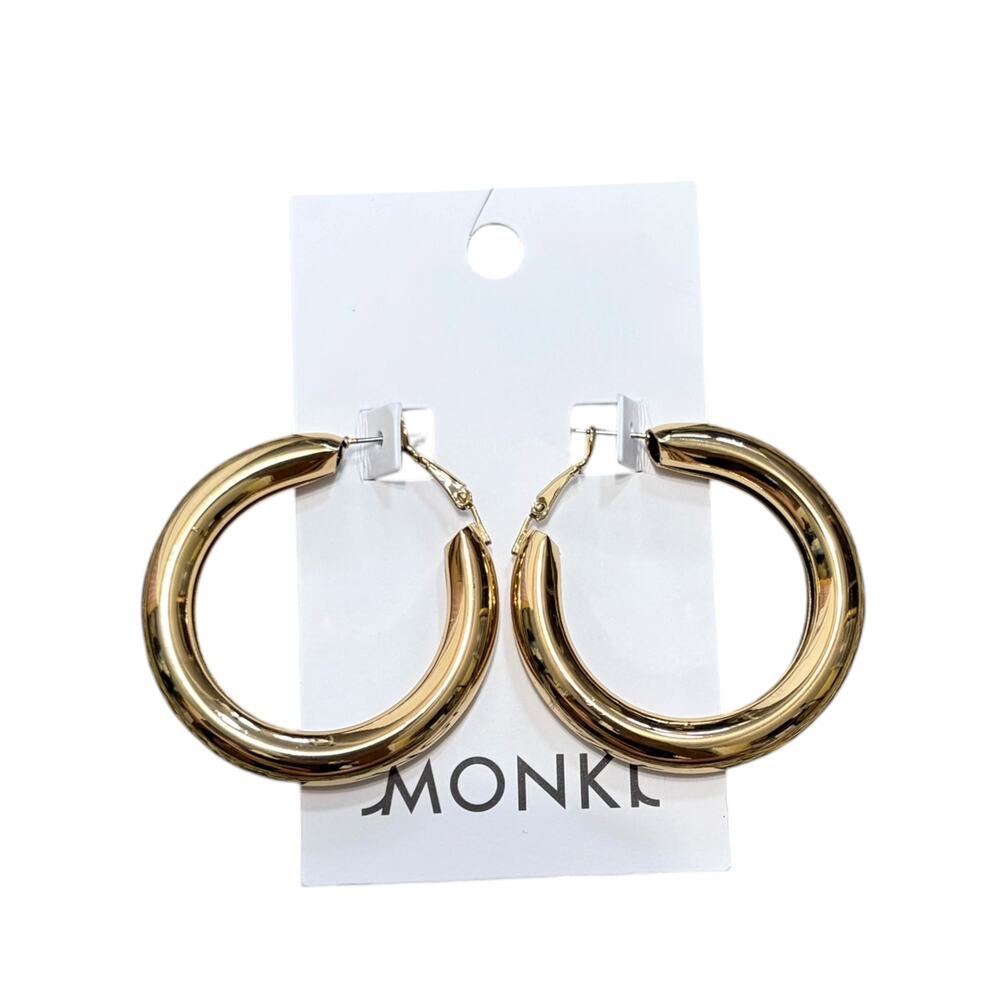 Monki Thick Hoop Earrings NWT OS Gold Statement Modern Elegant Elevated Chic
